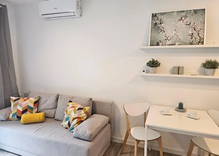 Ottimo Poznanska Z Miejscem Garazowym 비드고슈치